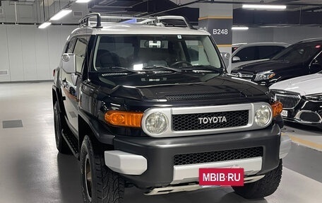 Toyota FJ Cruiser, 2013 год, 2 000 000 рублей, 2 фотография