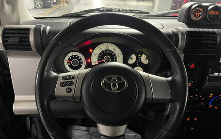 Toyota FJ Cruiser, 2013 год, 2 000 000 рублей, 8 фотография