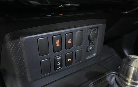 Toyota FJ Cruiser, 2013 год, 2 000 000 рублей, 16 фотография