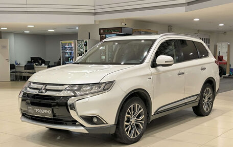Mitsubishi Outlander III рестайлинг 3, 2015 год, 1 995 000 рублей, 1 фотография