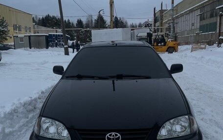 Toyota Avensis III рестайлинг, 2002 год, 600 000 рублей, 2 фотография