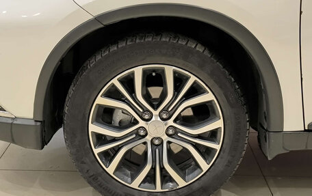 Mitsubishi Outlander III рестайлинг 3, 2015 год, 1 995 000 рублей, 22 фотография