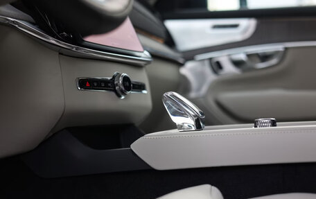 Volvo XC90 II рестайлинг, 2025 год, 13 200 000 рублей, 15 фотография