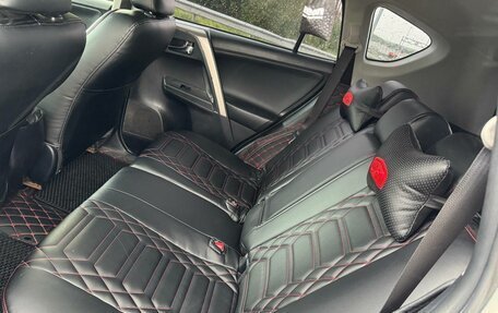 Toyota RAV4, 2014 год, 1 600 000 рублей, 10 фотография