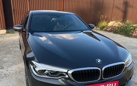 BMW 5 серия, 2018 год, 3 055 700 рублей, 2 фотография