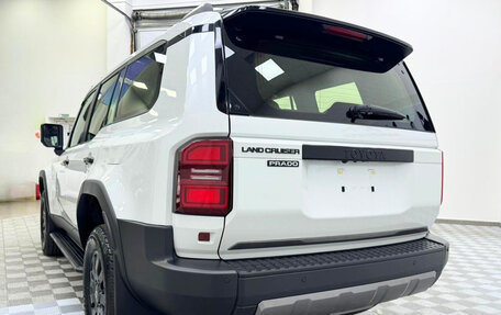 Toyota Land Cruiser Prado, 2024 год, 10 300 000 рублей, 2 фотография