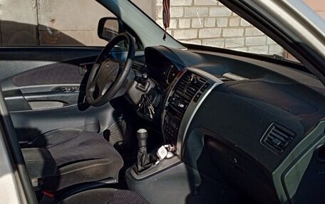 Hyundai Tucson III, 2006 год, 590 000 рублей, 2 фотография