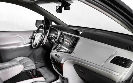 Toyota Sienna III, 2013 год, 1 999 000 рублей, 1 фотография