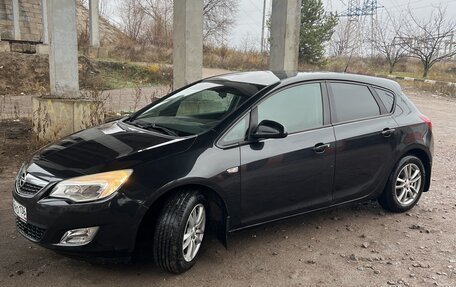 Opel Astra J, 2011 год, 625 000 рублей, 13 фотография