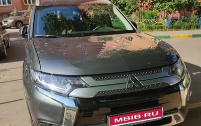 Mitsubishi Outlander III рестайлинг 3, 2019 год, 2 300 000 рублей, 1 фотография