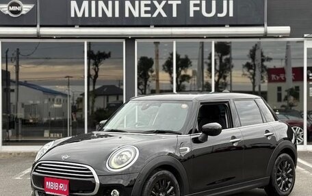 MINI Hatch, 2018 год, 850 000 рублей, 1 фотография