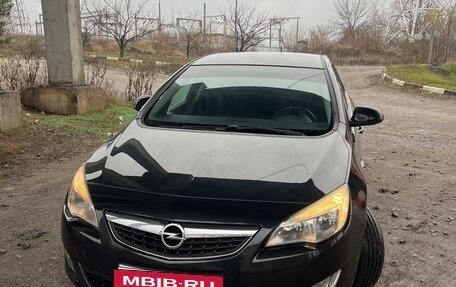 Opel Astra J, 2011 год, 625 000 рублей, 17 фотография