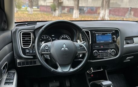 Mitsubishi Outlander III рестайлинг 3, 2014 год, 1 480 000 рублей, 15 фотография