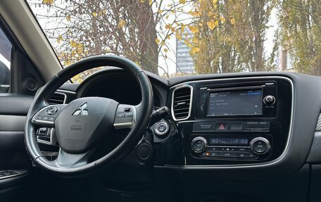 Mitsubishi Outlander III рестайлинг 3, 2014 год, 1 480 000 рублей, 14 фотография