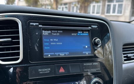 Mitsubishi Outlander III рестайлинг 3, 2014 год, 1 480 000 рублей, 18 фотография