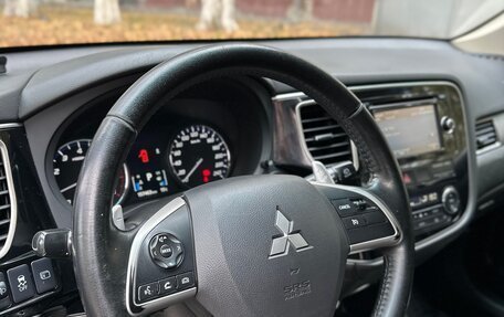 Mitsubishi Outlander III рестайлинг 3, 2014 год, 1 480 000 рублей, 20 фотография
