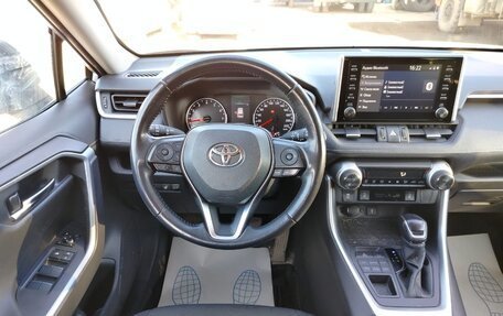 Toyota RAV4, 2021 год, 3 585 000 рублей, 5 фотография