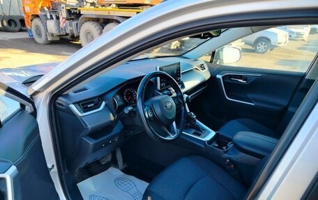 Toyota RAV4, 2021 год, 3 585 000 рублей, 9 фотография