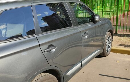 Mitsubishi Outlander III рестайлинг 3, 2019 год, 2 300 000 рублей, 23 фотография