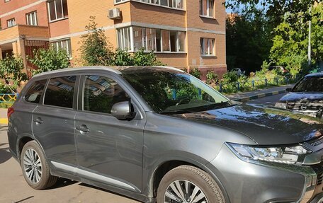 Mitsubishi Outlander III рестайлинг 3, 2019 год, 2 300 000 рублей, 27 фотография