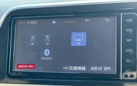 Toyota Sienta II, 2022 год, 1 232 000 рублей, 10 фотография