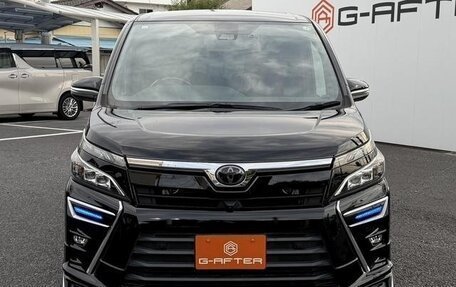 Toyota Voxy III, 2021 год, 1 910 007 рублей, 2 фотография