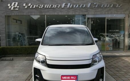 Toyota Noah III, 2021 год, 1 950 007 рублей, 2 фотография