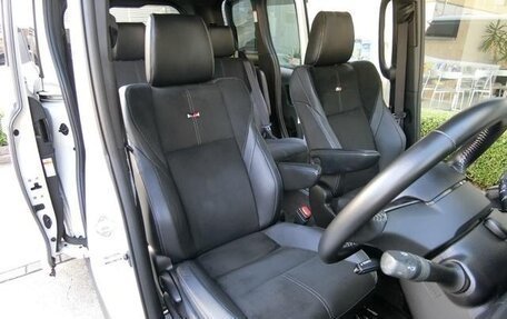 Toyota Noah III, 2021 год, 1 950 007 рублей, 13 фотография