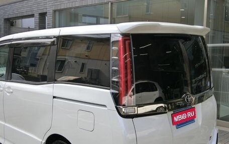 Toyota Noah III, 2021 год, 1 950 007 рублей, 10 фотография