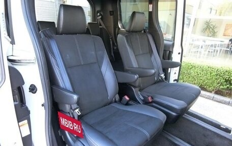 Toyota Noah III, 2021 год, 1 950 007 рублей, 15 фотография