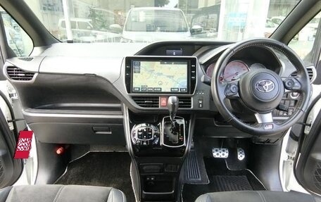 Toyota Noah III, 2021 год, 1 950 007 рублей, 11 фотография