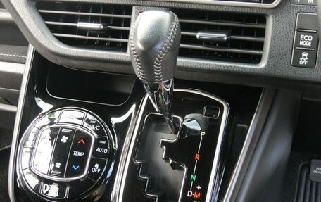 Toyota Noah III, 2021 год, 1 950 007 рублей, 26 фотография