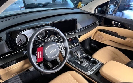 KIA Carnival, 2022 год, 5 250 000 рублей, 18 фотография