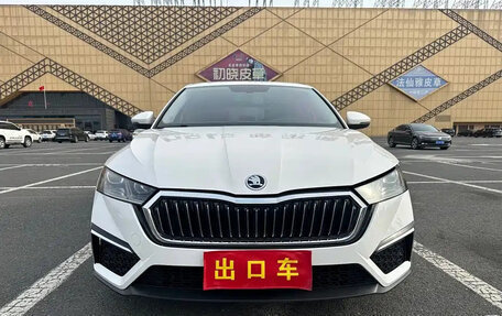 Skoda Octavia IV, 2021 год, 1 580 000 рублей, 2 фотография