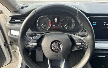 Skoda Octavia IV, 2021 год, 1 580 000 рублей, 11 фотография