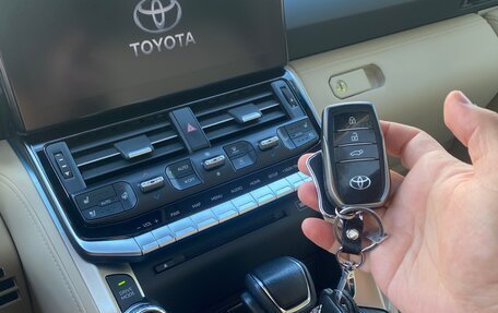 Toyota Land Cruiser, 2021 год, 12 500 000 рублей, 23 фотография