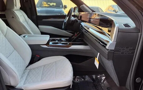 Cadillac Escalade V, 2025 год, 24 601 476 рублей, 16 фотография