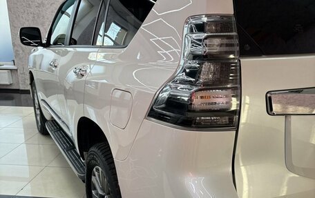 Toyota Land Cruiser Prado 150 рестайлинг 2, 2017 год, 4 600 000 рублей, 11 фотография