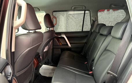 Toyota Land Cruiser Prado 150 рестайлинг 2, 2017 год, 4 600 000 рублей, 14 фотография