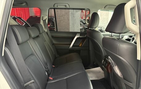 Toyota Land Cruiser Prado 150 рестайлинг 2, 2017 год, 4 600 000 рублей, 16 фотография