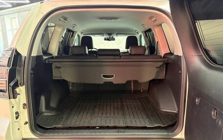 Toyota Land Cruiser Prado 150 рестайлинг 2, 2017 год, 4 600 000 рублей, 15 фотография