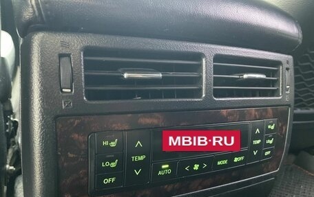 Toyota Land Cruiser 200, 2012 год, 3 990 000 рублей, 18 фотография