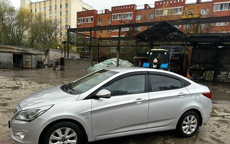 Hyundai Solaris II рестайлинг, 2016 год, 825 000 рублей, 2 фотография