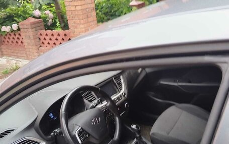 Hyundai Solaris II рестайлинг, 2019 год, 1 500 000 рублей, 7 фотография