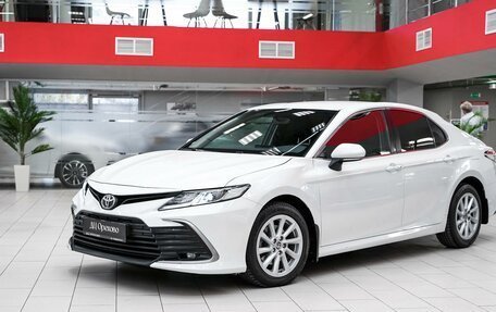 Toyota Camry, 2021 год, 1 799 000 рублей, 5 фотография