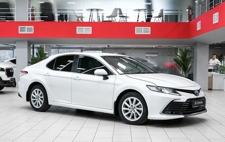 Toyota Camry, 2021 год, 1 799 000 рублей, 3 фотография