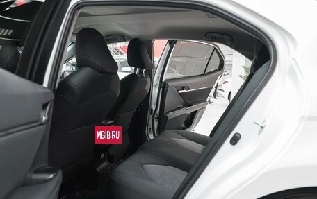 Toyota Camry, 2021 год, 1 799 000 рублей, 7 фотография