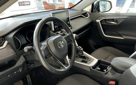 Toyota RAV4, 2020 год, 3 499 900 рублей, 8 фотография