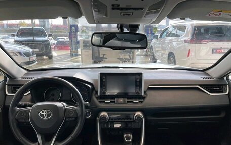 Toyota RAV4, 2020 год, 3 499 900 рублей, 9 фотография