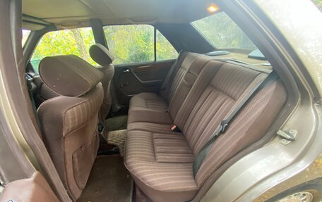 Mercedes-Benz W124, 1989 год, 375 000 рублей, 16 фотография